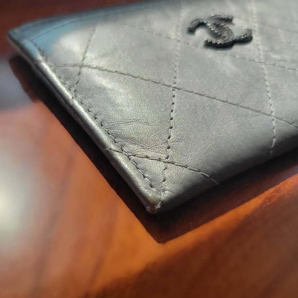 SOLD CHANEL Silver Quilted Crinkled Calfskin Card Holder - Picture 6 of 13